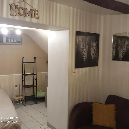 Apartment Avec Coin Nuit, Entree Autonome